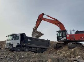 Hitachi ZX490 Kaya Kovası